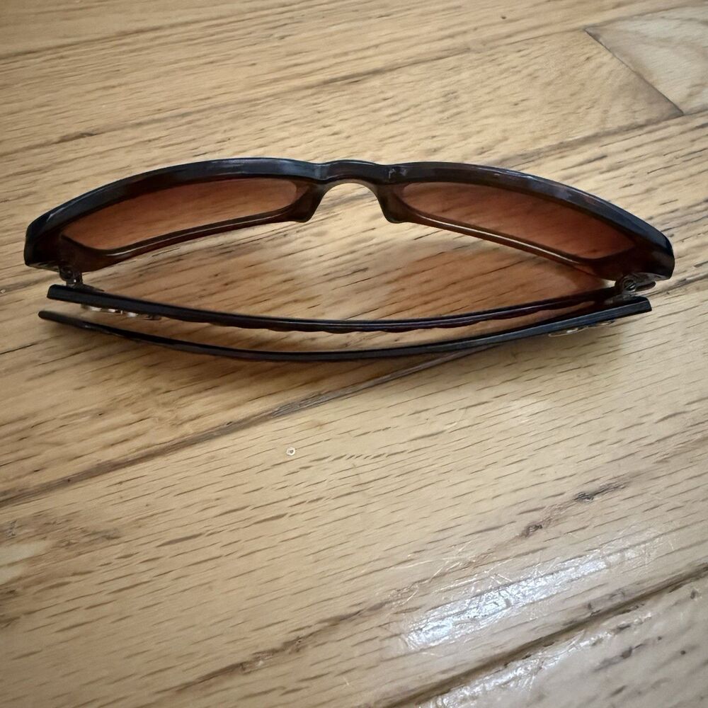 Vtg Dolce & Gabbana Women’s Sunglasses Diamond Textured Arms Tortoiseshell - Picture 8 of 8